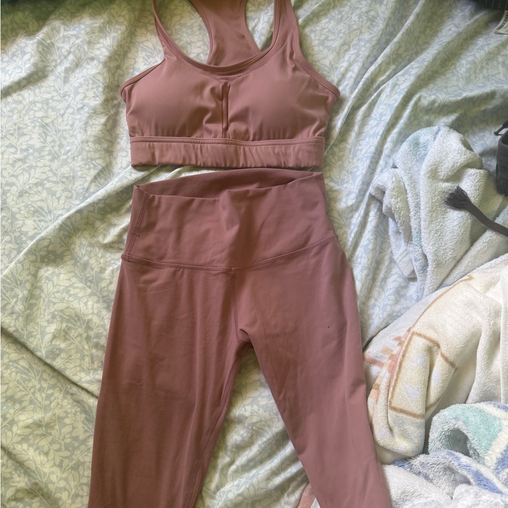 Stylish Mauve Activewear Set